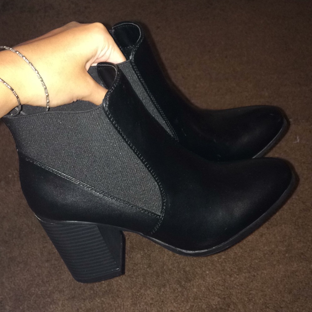 Forever 21 black heels
